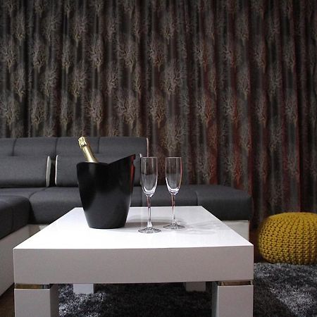 Ramonda - New Belgrade Appartement Buitenkant foto