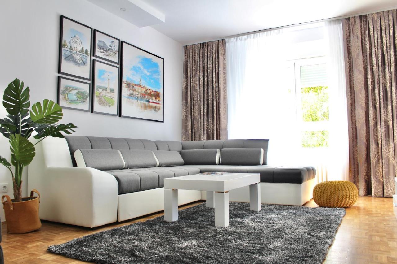 Ramonda - New Belgrade Appartement Buitenkant foto