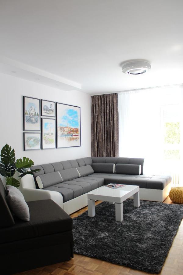Ramonda - New Belgrade Appartement Buitenkant foto
