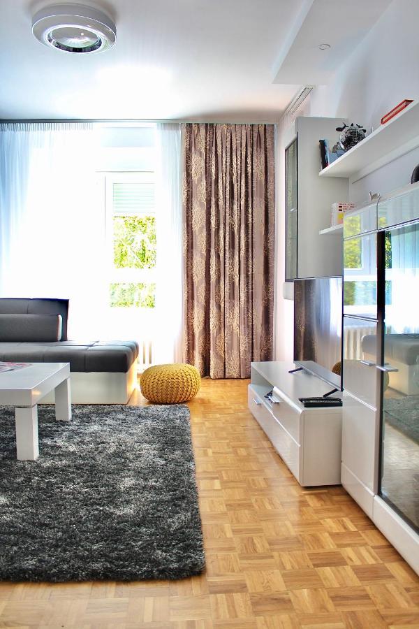 Ramonda - New Belgrade Appartement Buitenkant foto