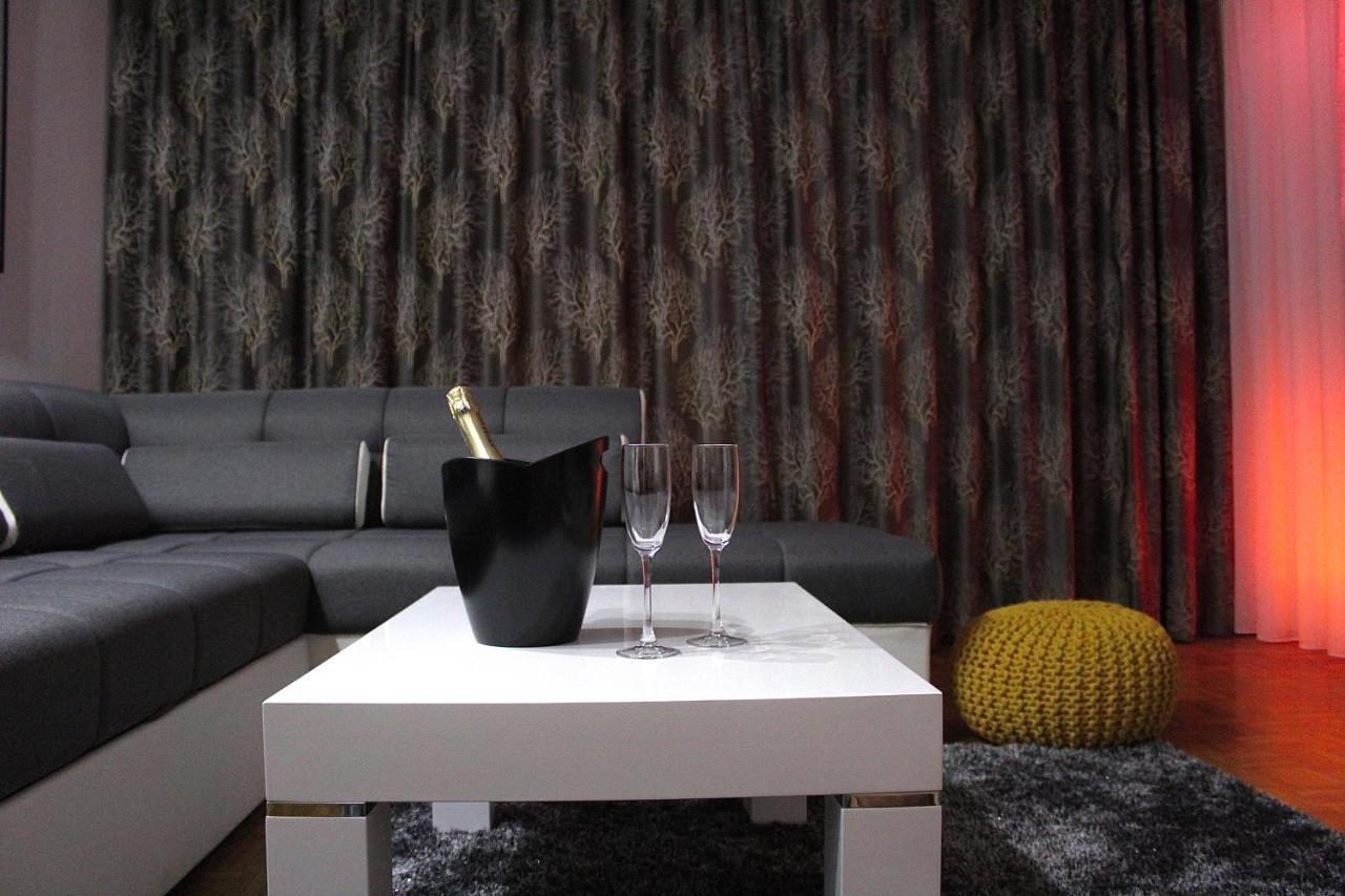 Ramonda - New Belgrade Appartement Buitenkant foto