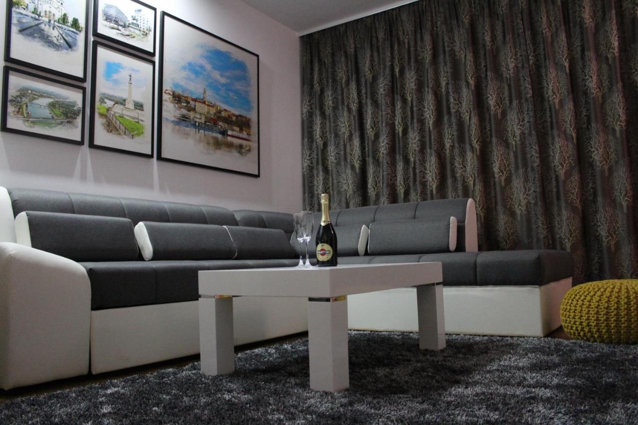 Ramonda - New Belgrade Appartement Buitenkant foto
