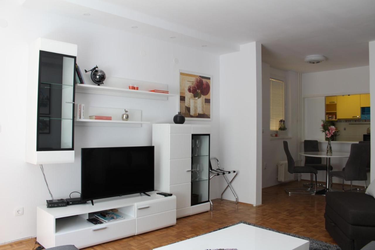 Ramonda - New Belgrade Appartement Buitenkant foto