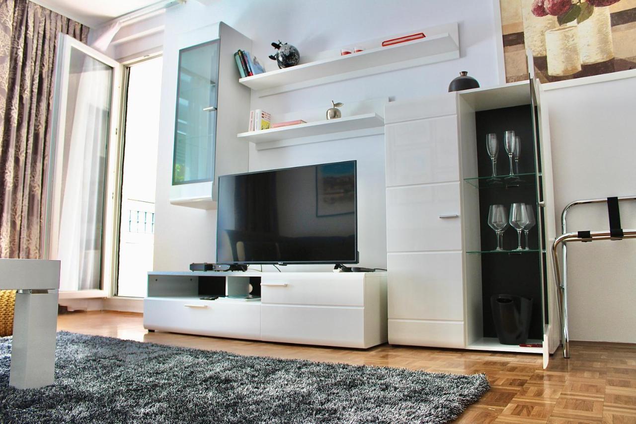Ramonda - New Belgrade Appartement Buitenkant foto